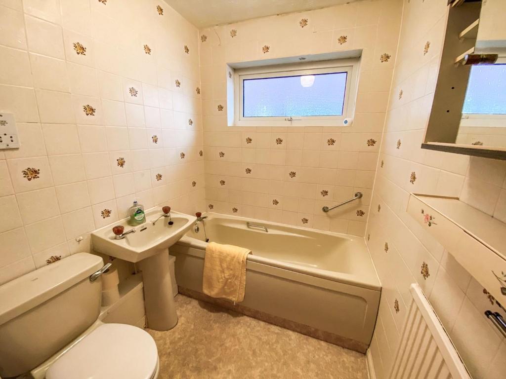 Bathroom.JPG