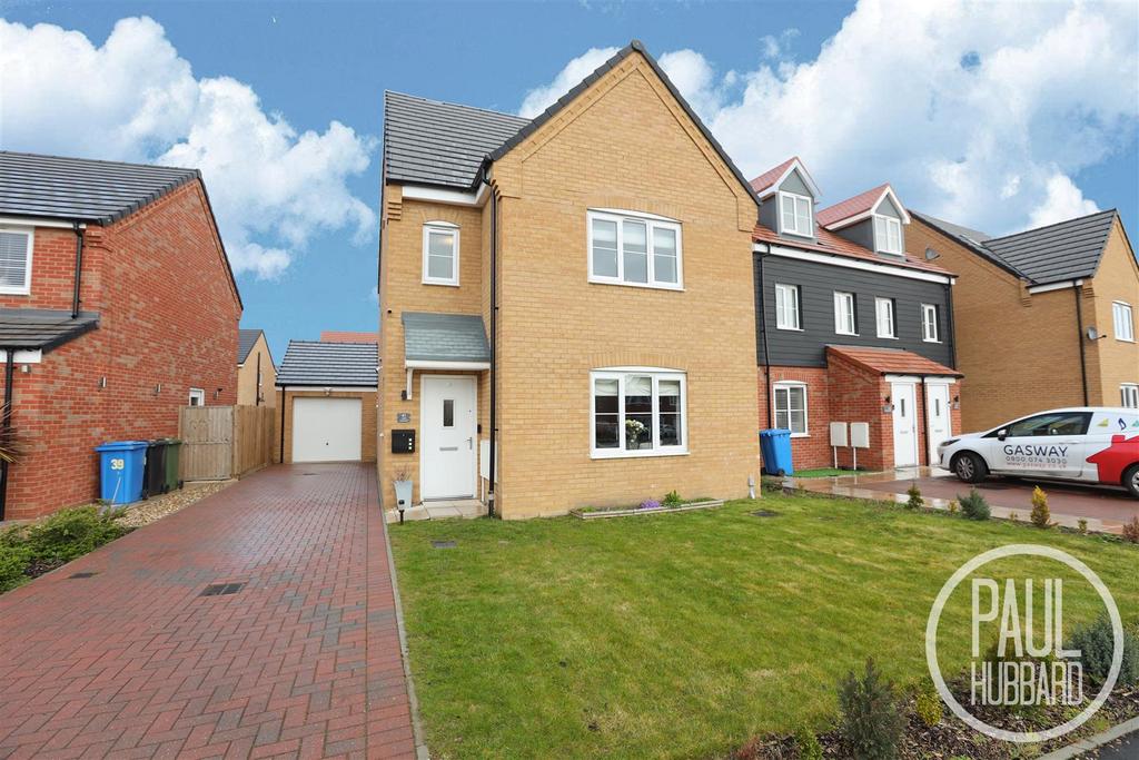 Lime Avenue, Oulton, NR32 4 bed detached house for sale £325,000