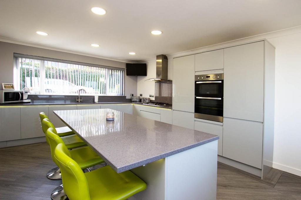 Kitchen 3.jpg