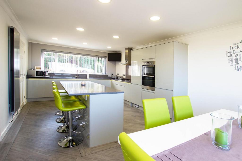 Kitchen 4.jpg