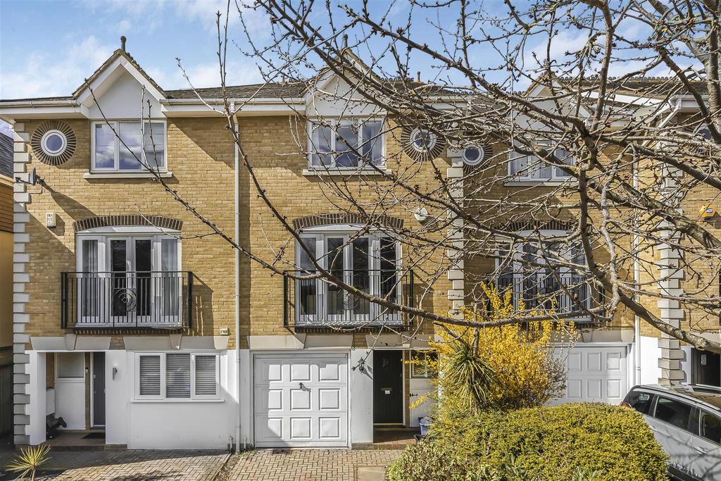 Howgate Road, East Sheen, SW14 4 bed terraced house for sale £1,050,000