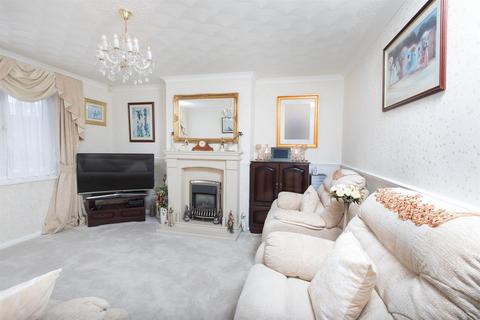 62 Drayton Road, Irthlingborough, Wellingborough, NN9 5TB