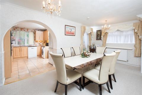 62 Drayton Road, Irthlingborough, Wellingborough, NN9 5TB