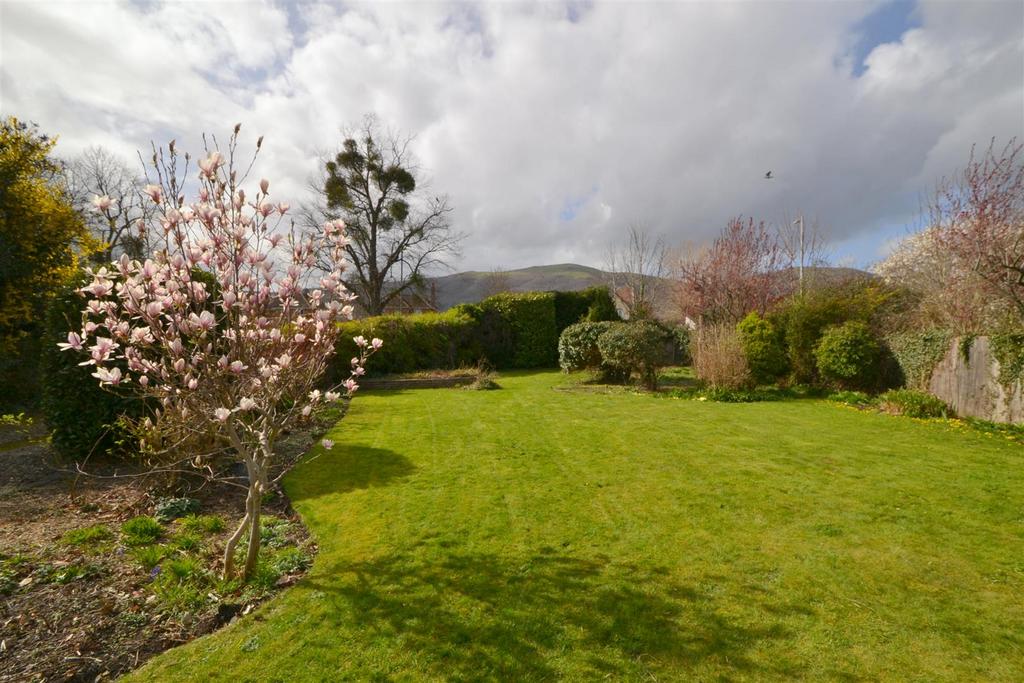 Poolbrook Road, Malvern 4 bed cottage £495,000