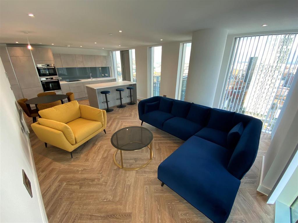 Elizabeth Tower, Crown Street, Manchester 2 bed apartment £1,900 pcm