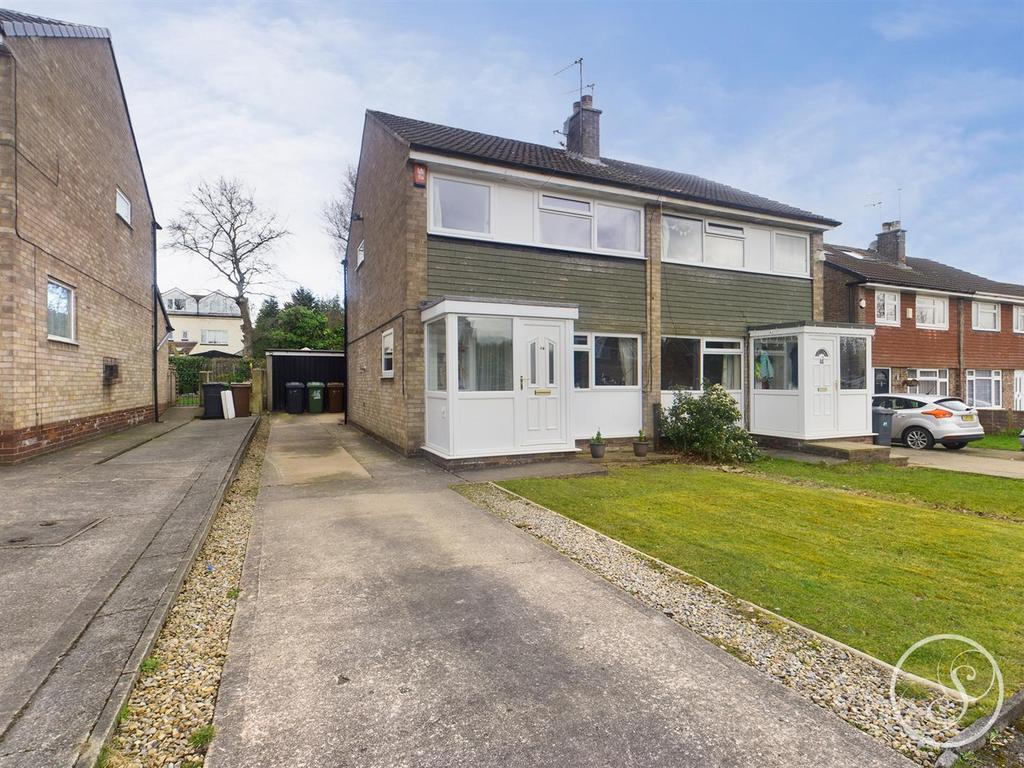 Sunningdale Avenue, Leeds 3 bed semidetached house for sale £350,000