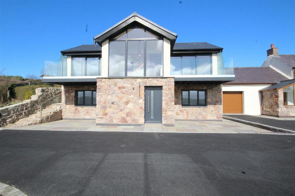 Tan Y Graig Road, Llysfaen 3 bed detached house for sale £495,000