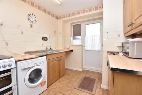 12 Landermere, Basildon, SS14 2DL