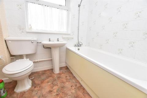 12 Landermere, Basildon, SS14 2DL