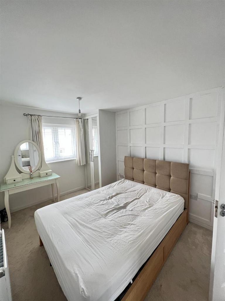 Front Bedroom.jpeg