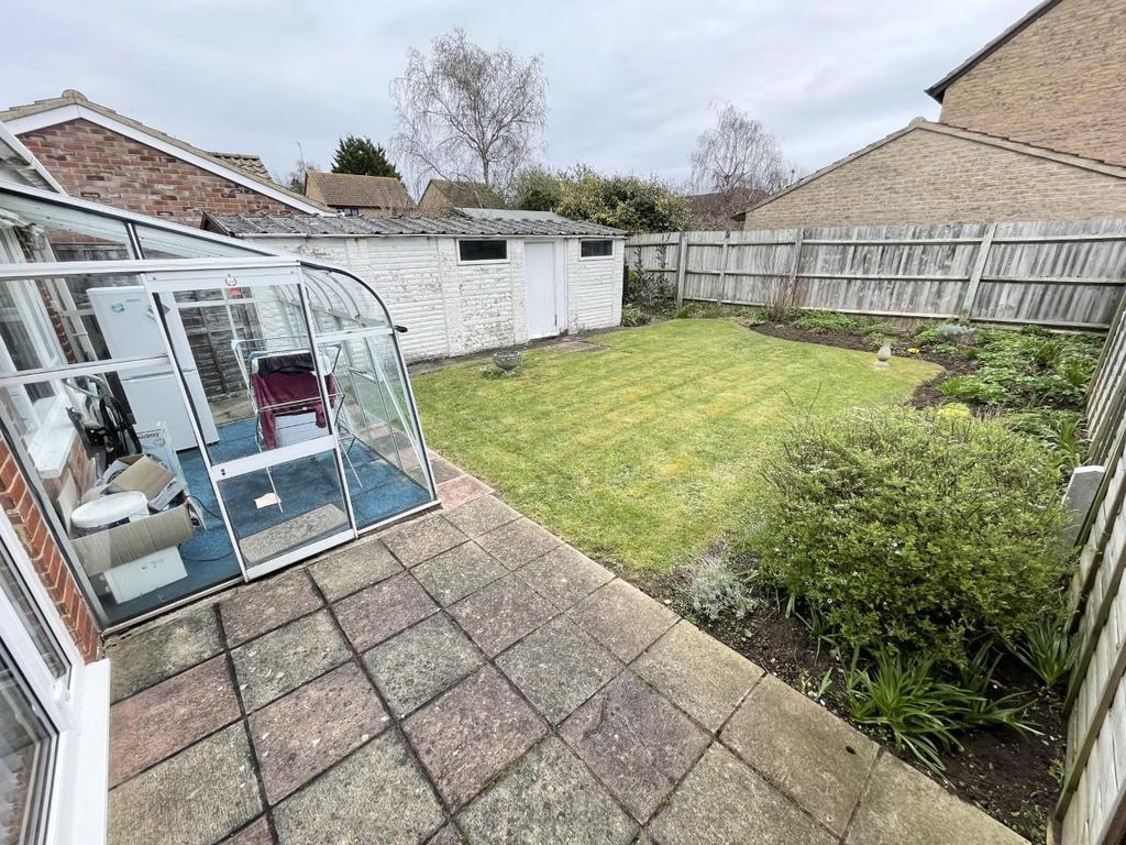 Mayfield Drive, Hucclecote, Gloucester 3 bed semidetached bungalow £