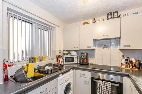 Flat 1, Merton Court Church Road, Welling, DA16 3DD
