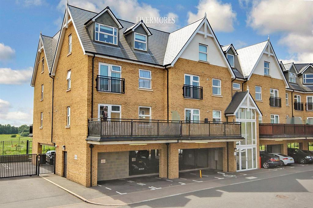 Tanners Close, Crayford, Kent 2 bed apartment £260,000