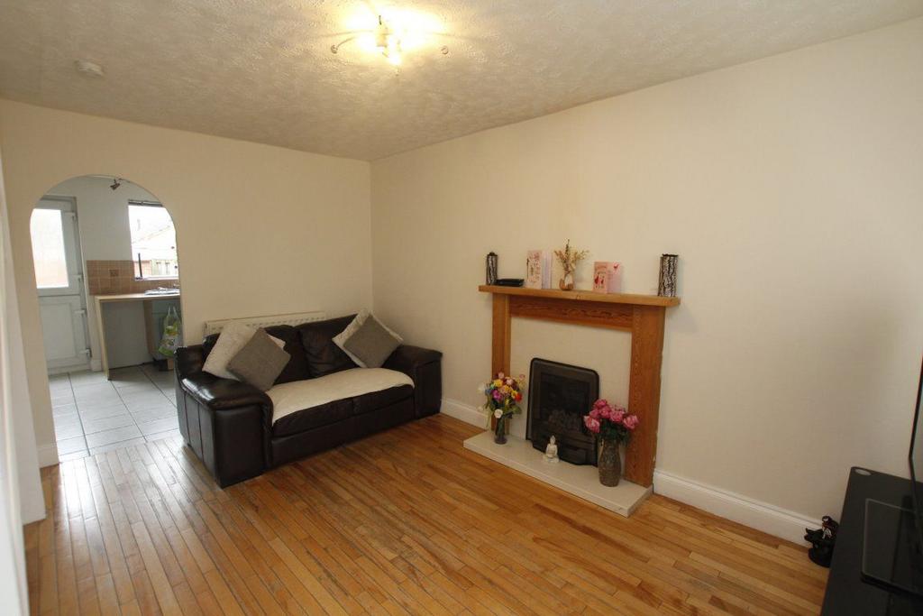 Mannington Lane 2 bed house £850 pcm (£196 pw)