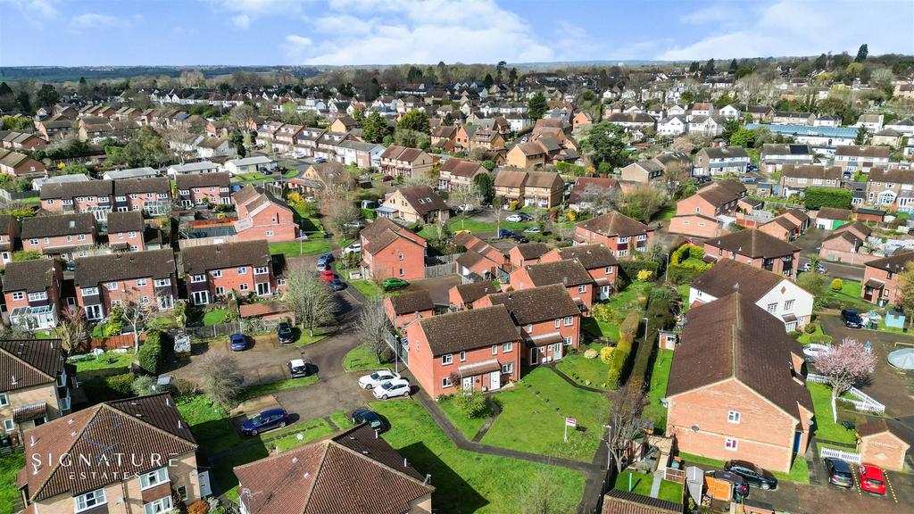 Berkeley Close, Abbots Langley 3 bed house for sale £425,000