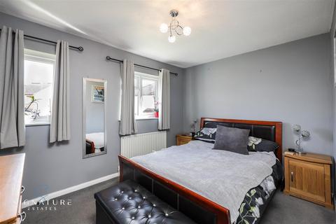57 Berkeley Close, Abbots Langley, WD5 0XD