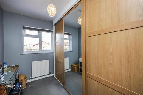 57 Berkeley Close, Abbots Langley, WD5 0XD