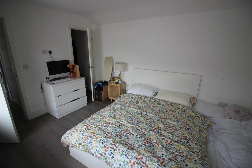 Bicester Road, Aylesbury 1 bed flat £900 pcm (£208 pw)