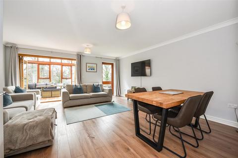 81 Foxdown, Overton, Basingstoke, RG25 3JQ