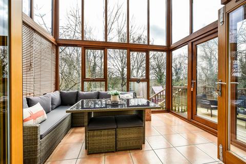 81 Foxdown, Overton, Basingstoke, RG25 3JQ