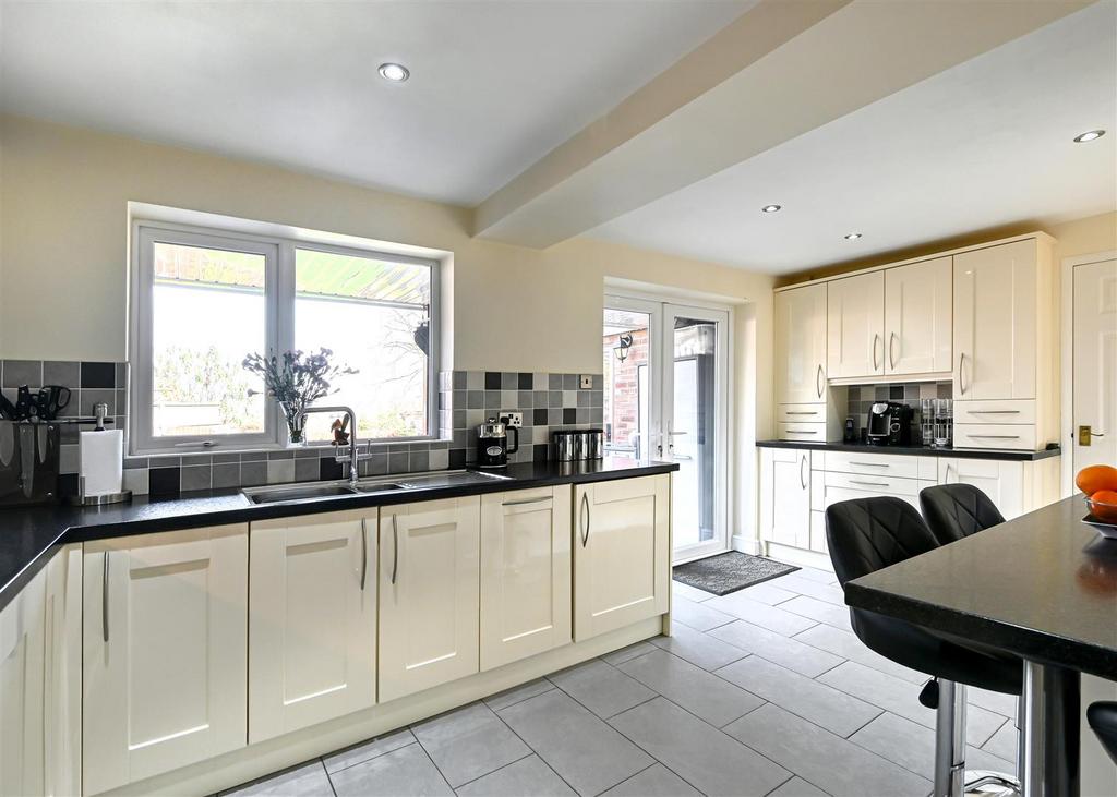 27 Castlefields, Bridgnorth 4 bed semidetached house for sale £385,000