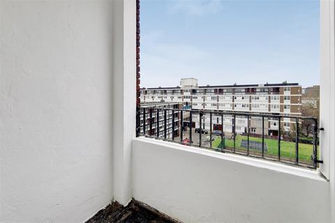 4 bedroom house to rent - Hedley House, isle of Dogs, E14
