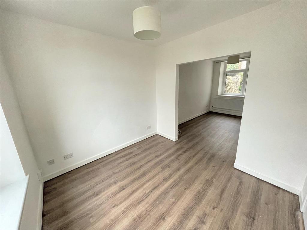 Dunns Lane, Mumbles, Swansea 2 bed semidetached house for sale £320,000