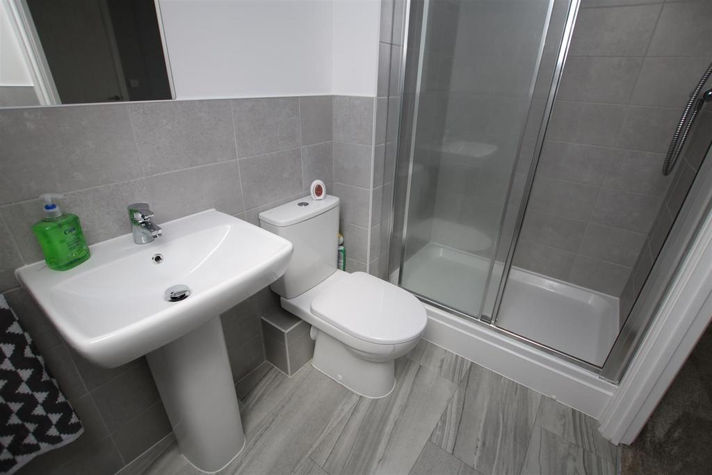Ensuite.JPG