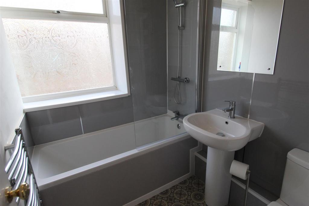 Westgate, Almondbury, Huddersfield... 1 bed terraced house £550 pcm