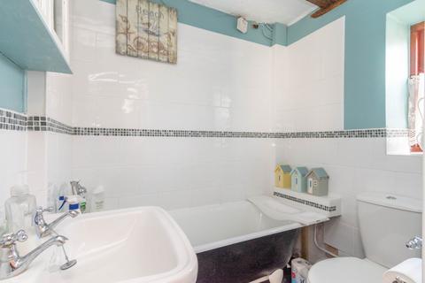 Mermaid Cottage Jolly Sailor Yard, Wells-next-the-sea, NR23 1LA