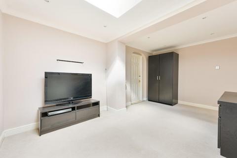 27 Waverley Road, Epsom, KT17 2LJ