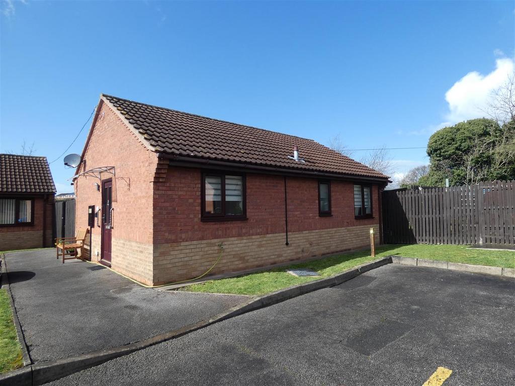 Ladywell Close, Stretton, Burton On Trent 2 bed detached bungalow for