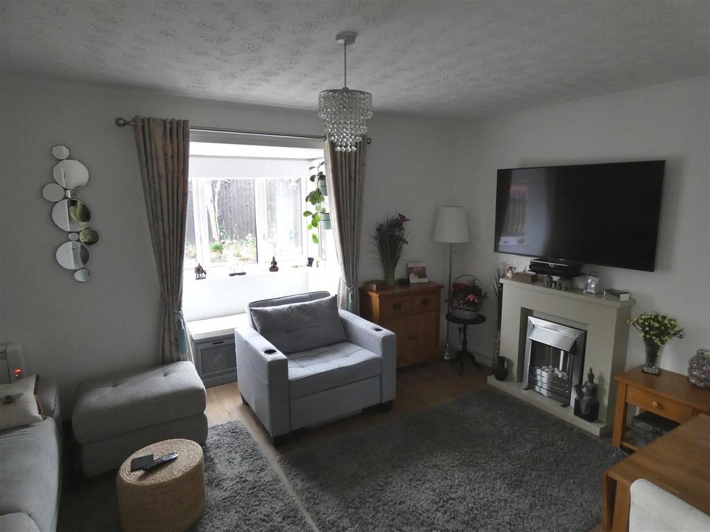 Ladywell Close, Stretton, Burton On Trent 2 bed detached bungalow for
