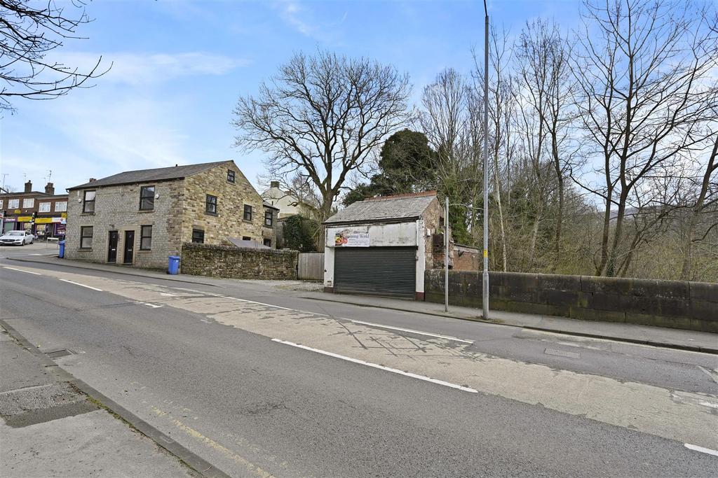 Huddersfield Road, Millbrook, Stalybridge SK15 Retail property (high