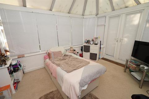 28 Aire Drive, Bolton, BL2 3FX
