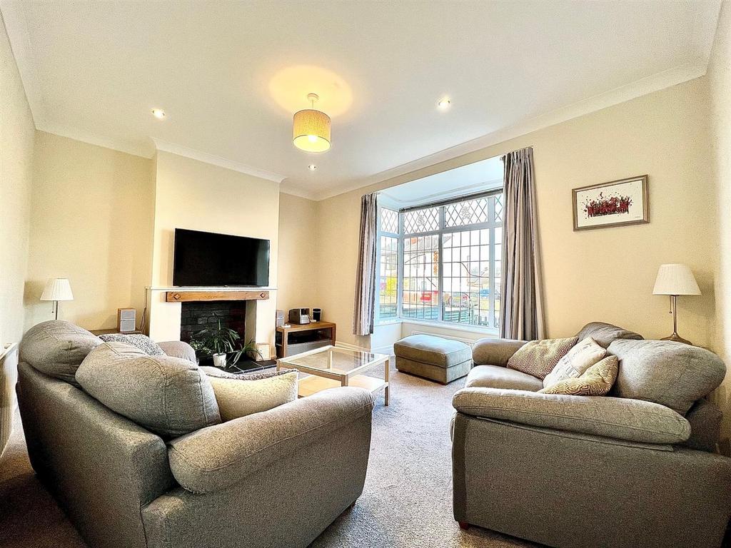 Heatherfield Road, Huddersfield 2 bed semidetached house £170,000
