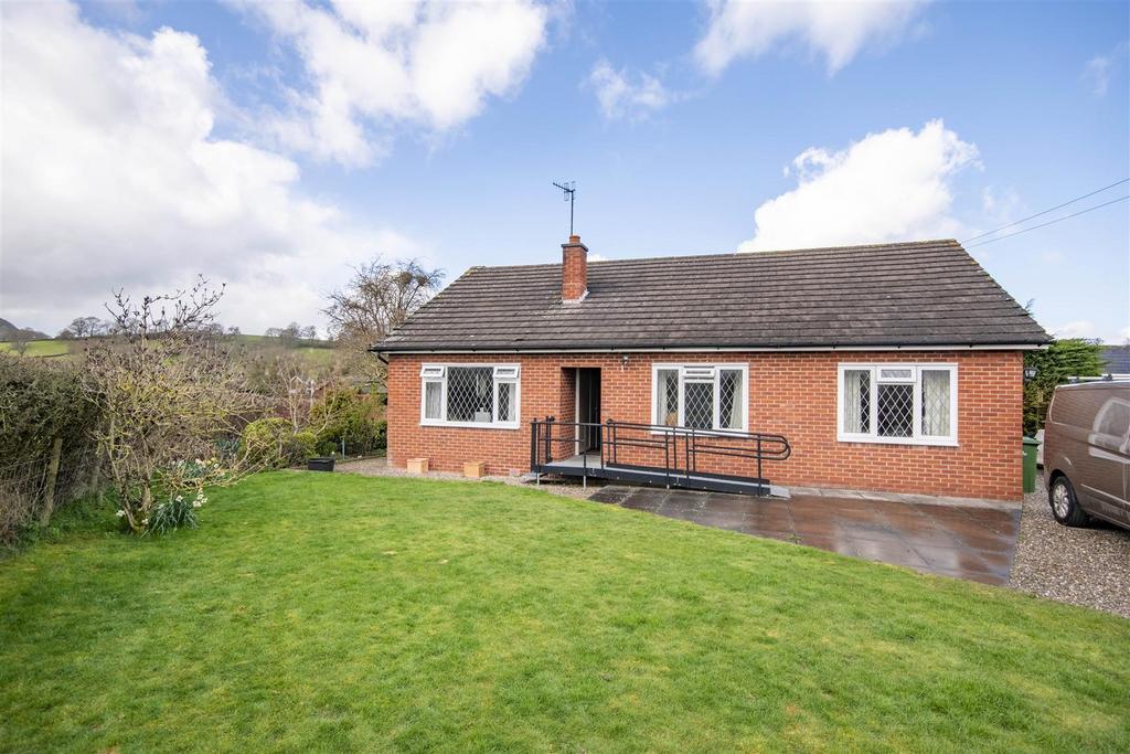 Ardleen Road, Guilsfield Welshpool 3 bed bungalow £250,000