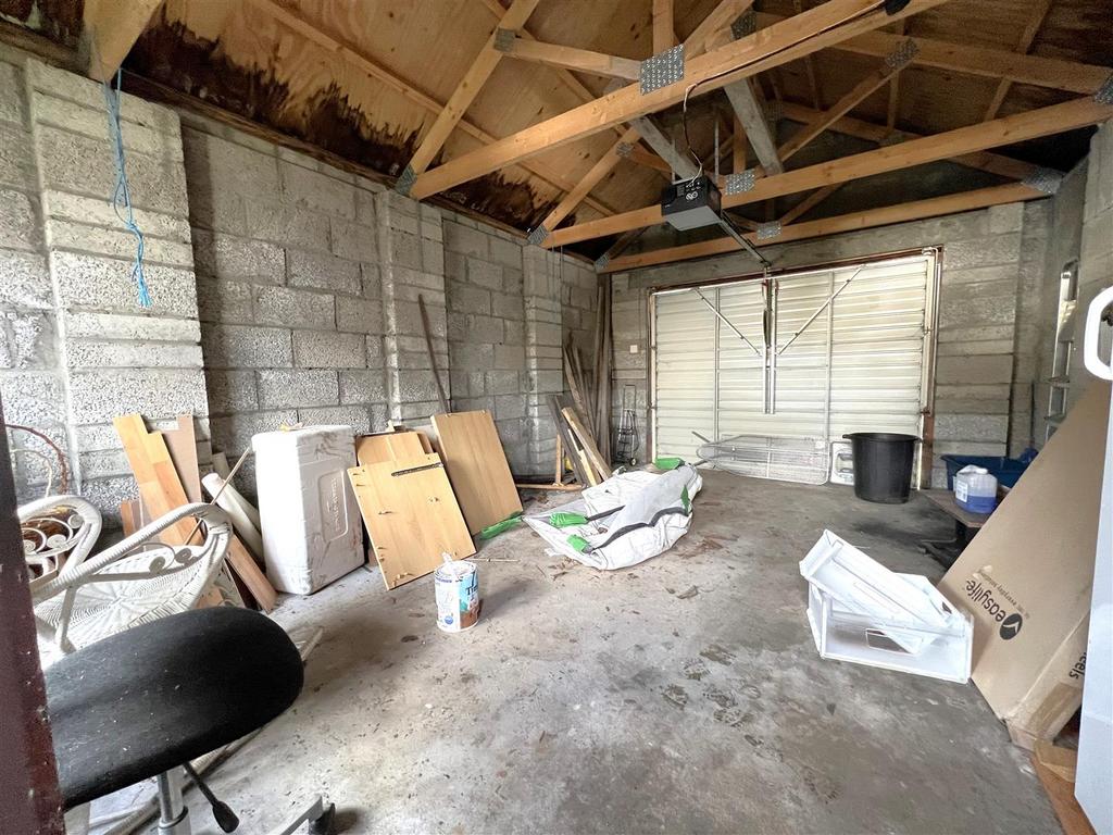 GARAGE &amp; OUTBUILDINGS