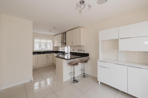 15 Glanville Way, Epsom, KT19 8HT