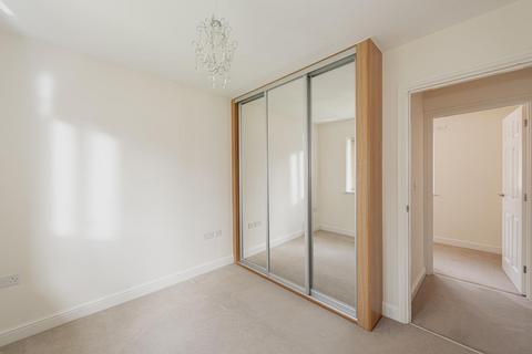 15 Glanville Way, Epsom, KT19 8HT