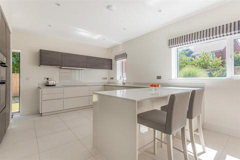 4 Dukes Walk, Exeter, EX2 7FQ