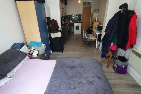 Studio to rent - Mundy Place, Cathays, Cardiff