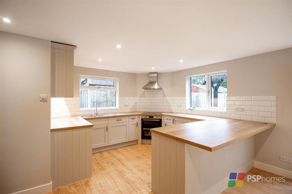 Theobalds Road, Burgess Hill 5 bed detached house for sale £850,000