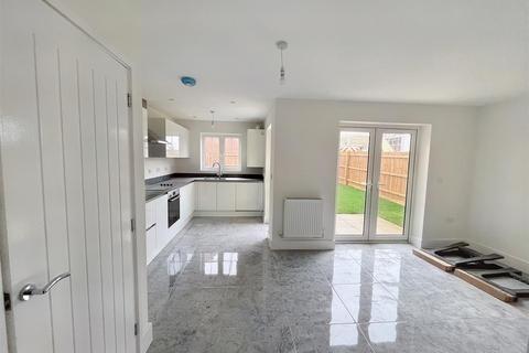 3 bedroom semi-detached house to rent - Harvester Way, Crowland