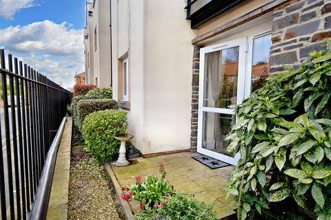 1 bedroom apartment for sale, Coleridge Court, Clevedon, BS21 6FL