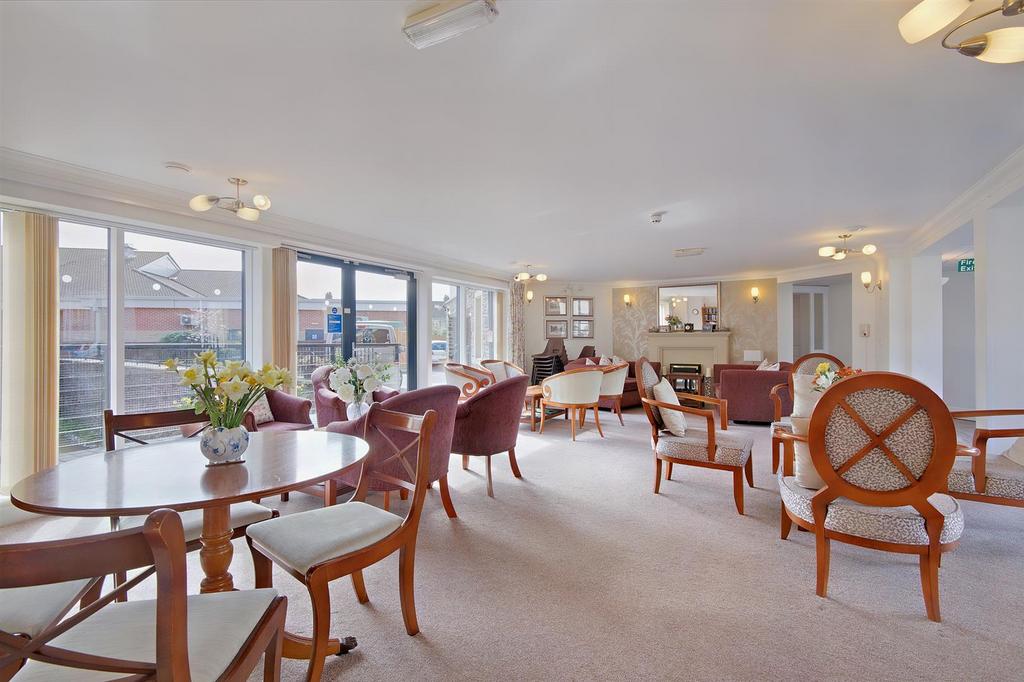 8545379-interior13-800.JPG