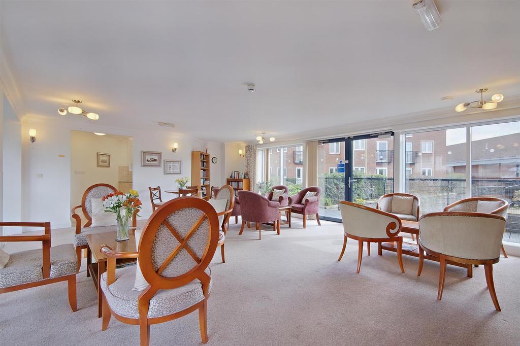 8545379-interior14-800.JPG