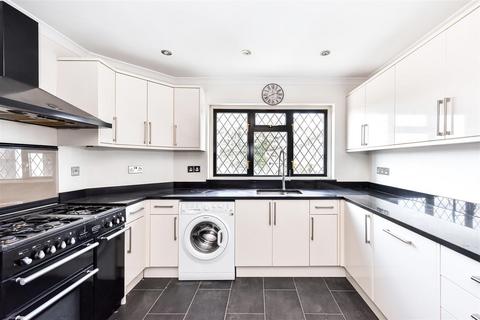32 College Gardens, London, E4 7LG