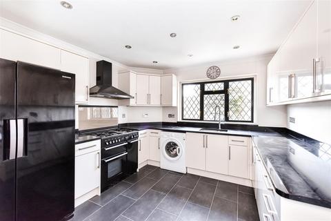 32 College Gardens, London, E4 7LG