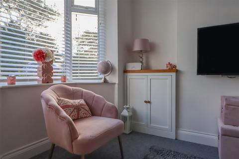 45 Crawley Road, Horsham, RH12 4DS